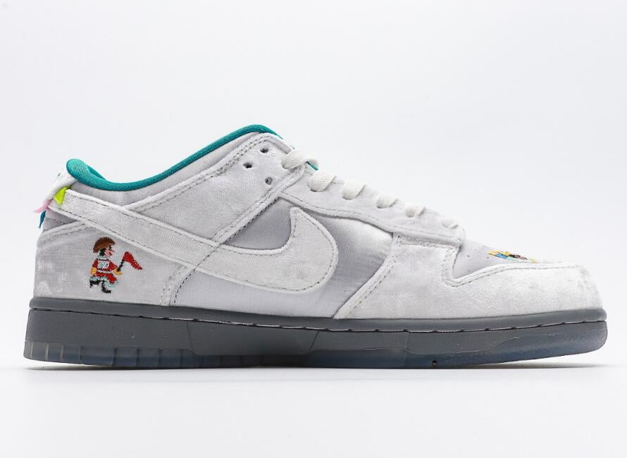 Wmns Dunk Low  Ice  DO2326-001